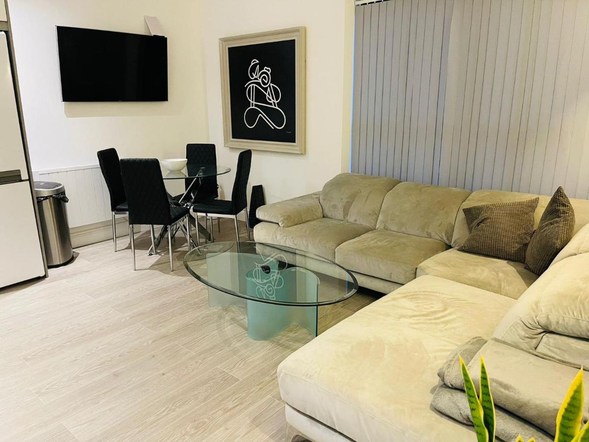 Apartament Salt Hill Windsor Legoland Eton Heathrow Luxury 2 Bed 1 Bath Free Parking Slough Zewnętrze zdjęcie
