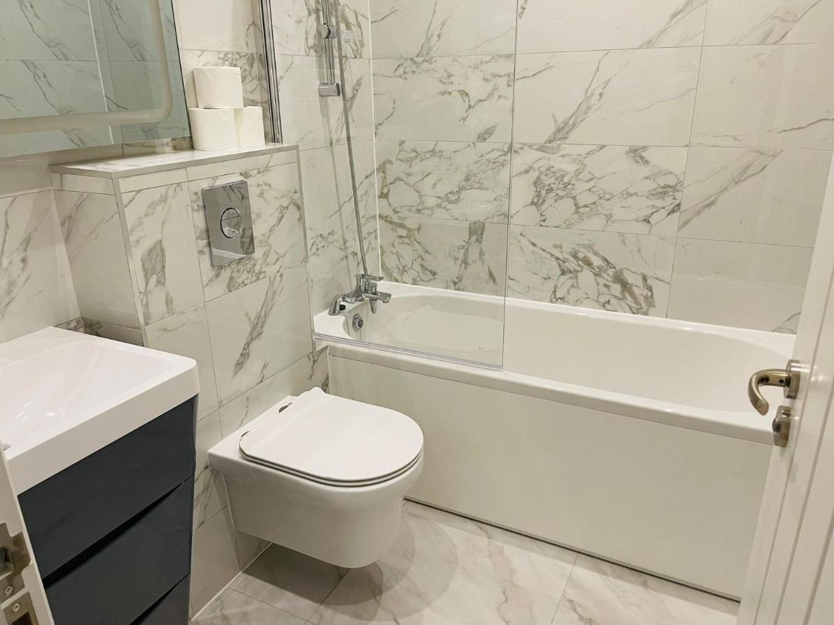 Apartament Salt Hill Windsor Legoland Eton Heathrow Luxury 2 Bed 1 Bath Free Parking Slough Zewnętrze zdjęcie